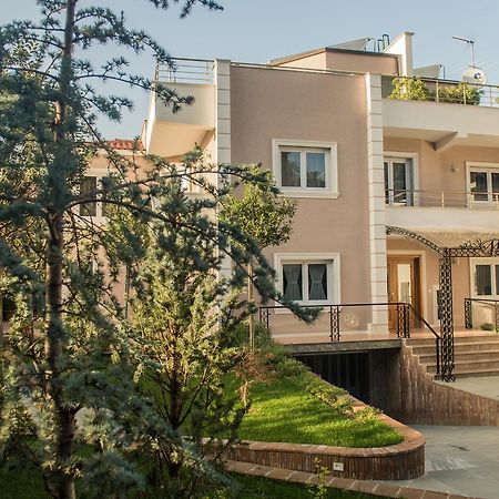 Hotel Vila Bregu Тирана Экстерьер фото